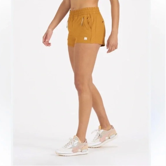 Vuori Dash Shorts Yellow Dark Golden - Picture 8 of 8